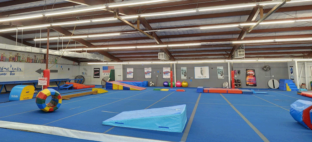 OPEN GYM, Tumbling, Jump Class, Cheer, Trampoline Party Room / www.thetumbleclub.com
